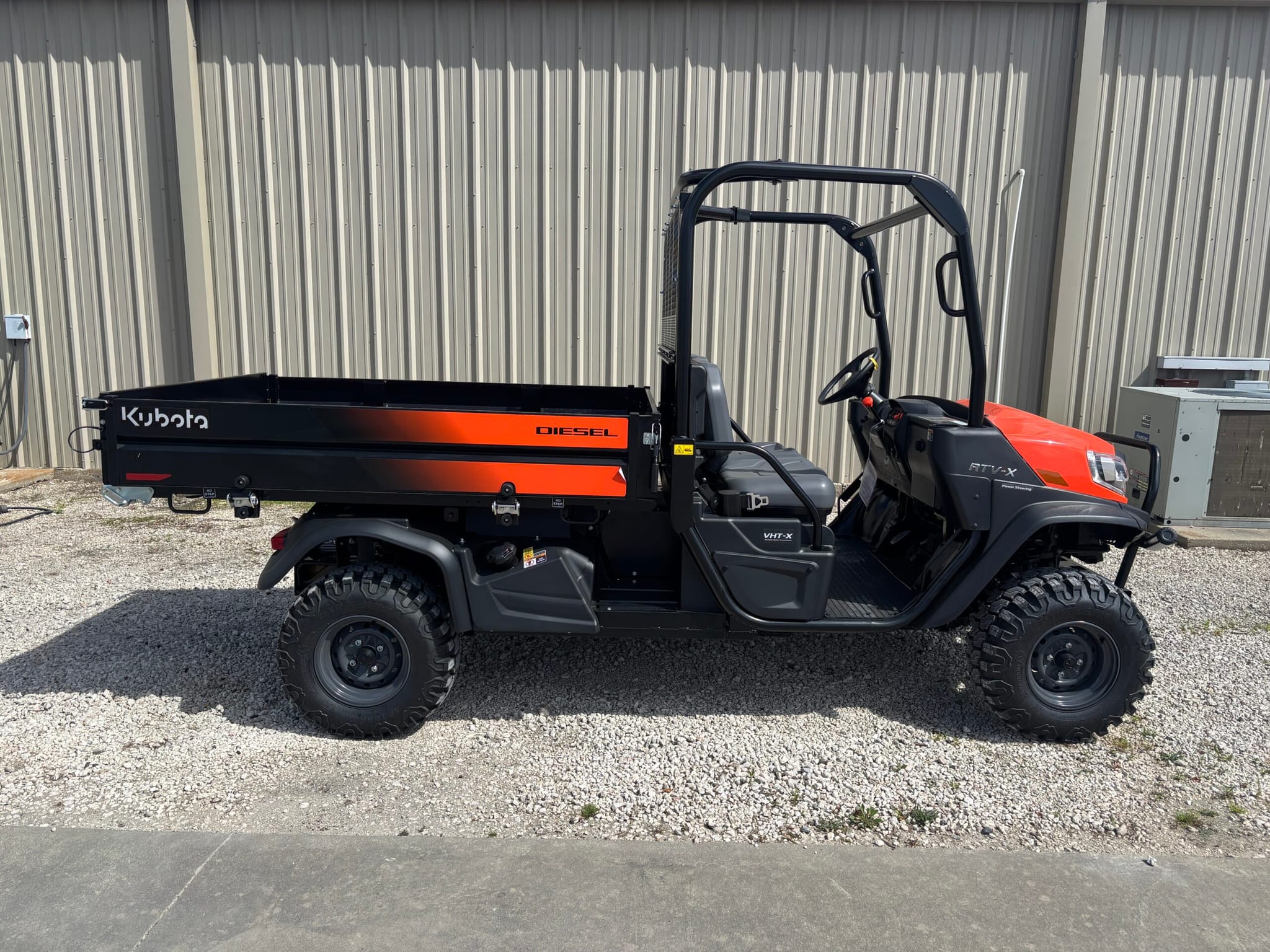 2026 KUBOTA RTVX2L-SKLH-1 (21104)