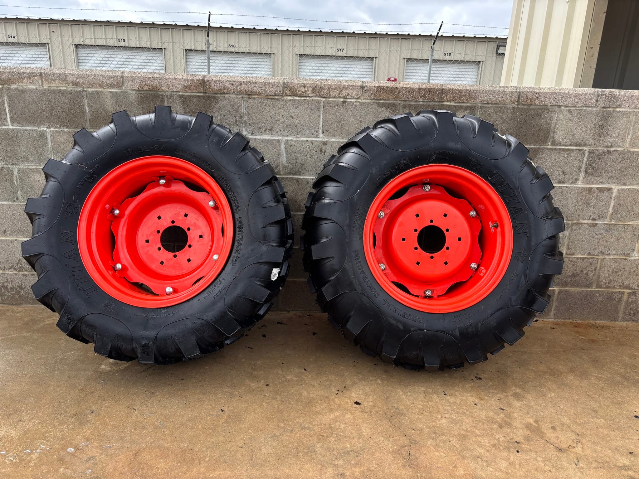 R4 Tires