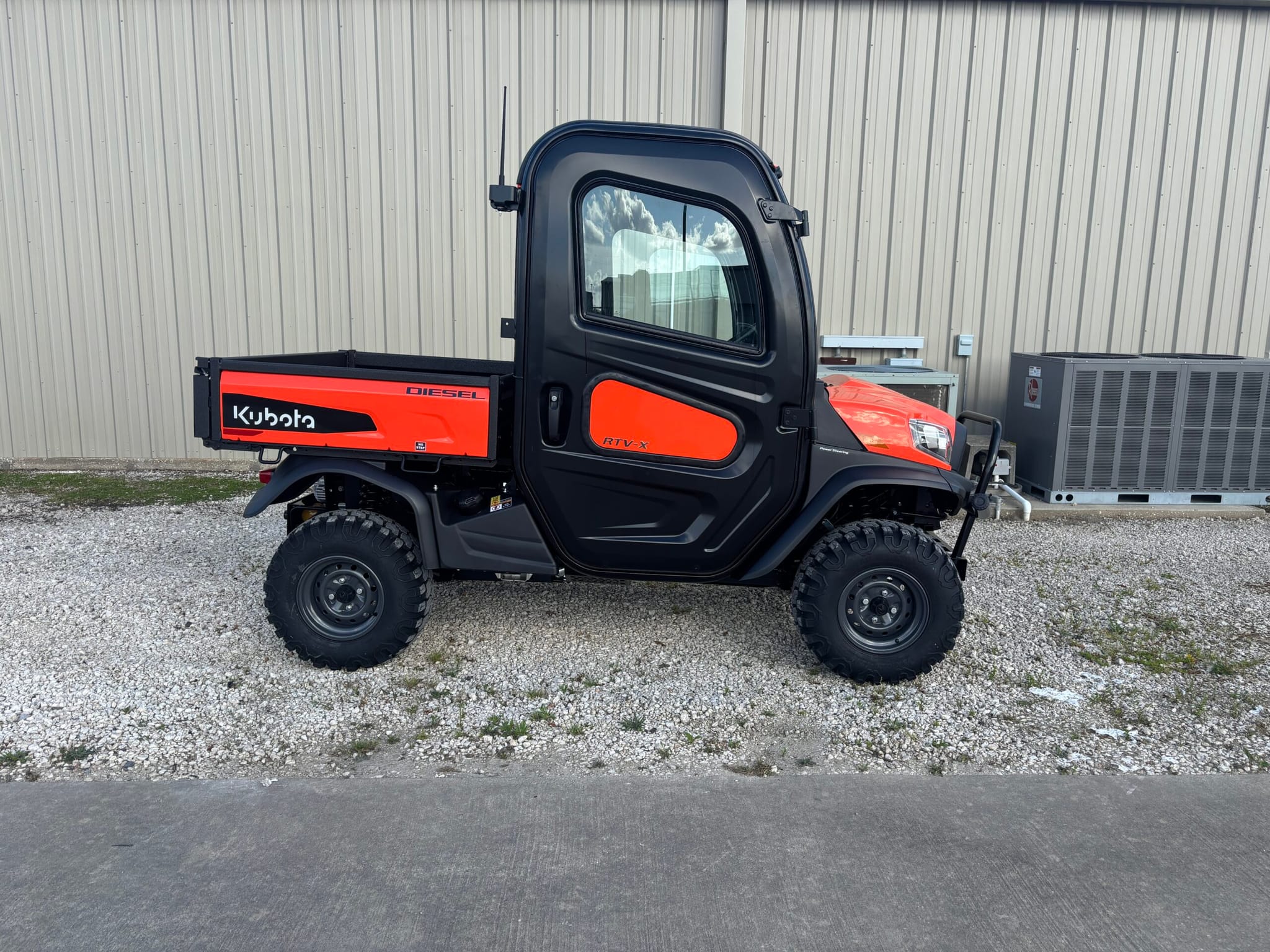 2026 KUBOTA RTVX2C-SKLH-1 (21405)